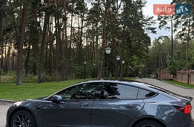 Седан Tesla Model 3 2022 в Чернігові