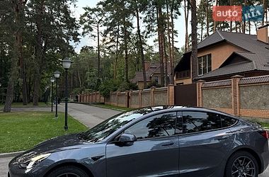 Седан Tesla Model 3 2022 в Чернігові