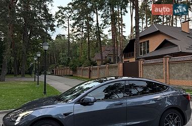 Седан Tesla Model 3 2022 в Чернігові
