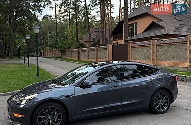 Седан Tesla Model 3 2022 в Чернігові