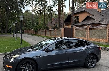Седан Tesla Model 3 2022 в Чернігові