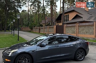 Седан Tesla Model 3 2022 в Чернігові