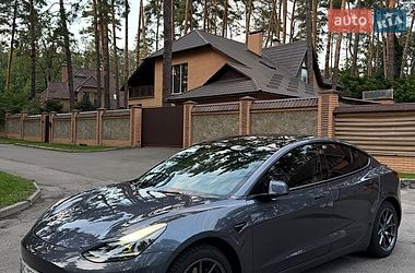 Седан Tesla Model 3 2022 в Чернігові