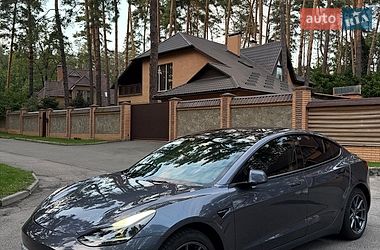 Седан Tesla Model 3 2022 в Чернігові