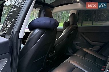 Седан Tesla Model 3 2022 в Чернігові