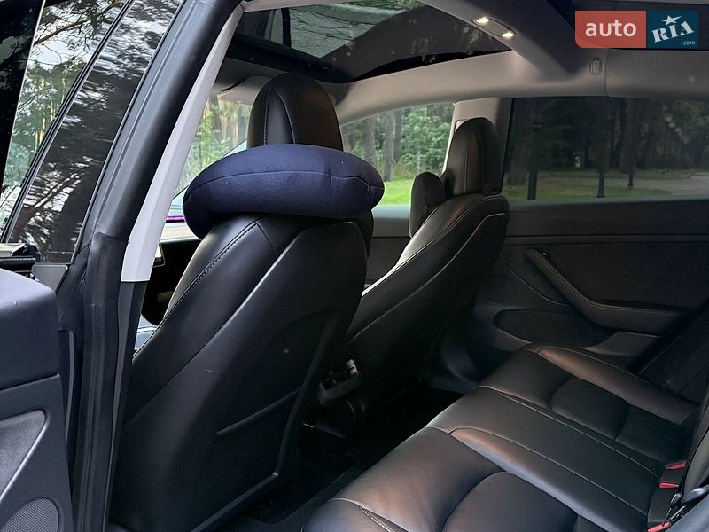 Седан Tesla Model 3 2022 в Чернігові