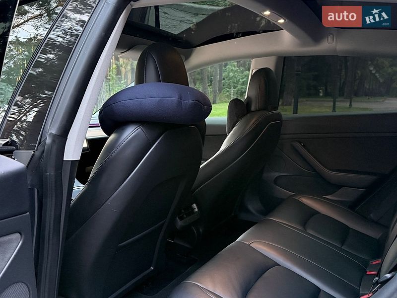 Седан Tesla Model 3 2022 в Чернігові