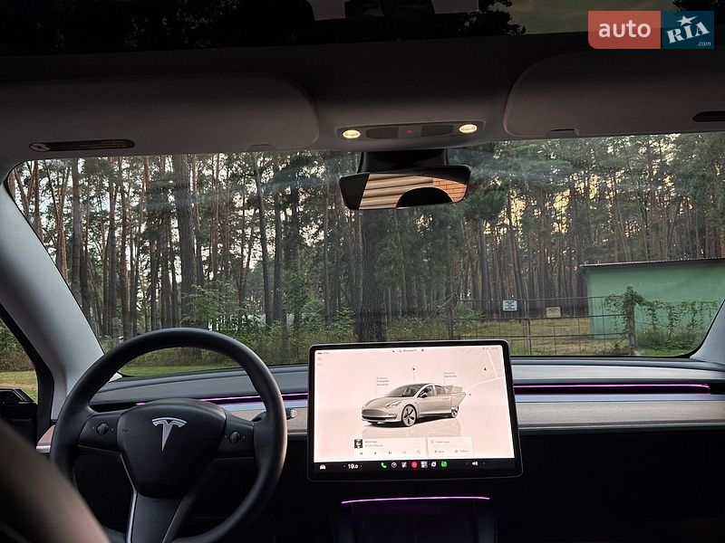 Седан Tesla Model 3 2022 в Чернігові