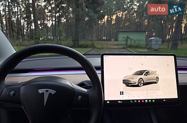 Седан Tesla Model 3 2022 в Чернігові