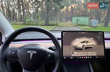 Седан Tesla Model 3 2022 в Чернігові