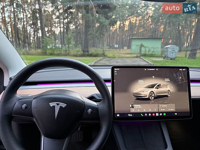 Седан Tesla Model 3 2022 в Чернігові