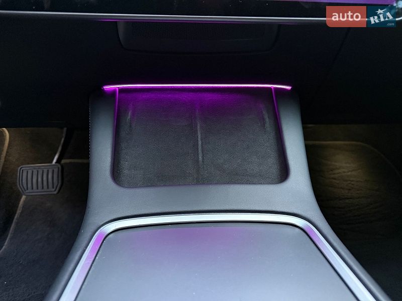 Седан Tesla Model 3 2022 в Чернігові