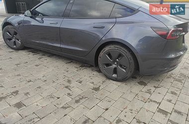 Седан Tesla Model 3 2022 в Долине
