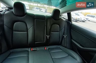 Седан Tesla Model 3 2022 в Долине