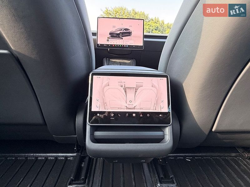 Седан Tesla Model 3 2025 в Калуше