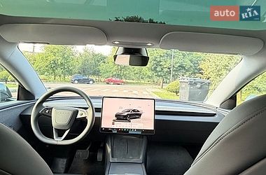 Седан Tesla Model 3 2025 в Калуше