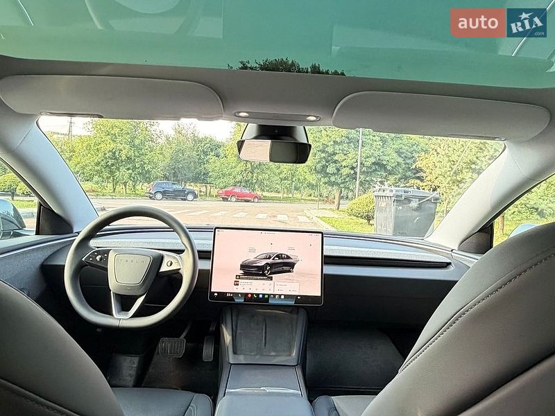 Седан Tesla Model 3 2025 в Калуше