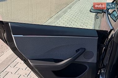Седан Tesla Model 3 2025 в Калуше