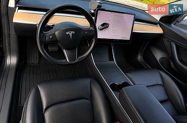 Седан Tesla Model 3 2018 в Львове