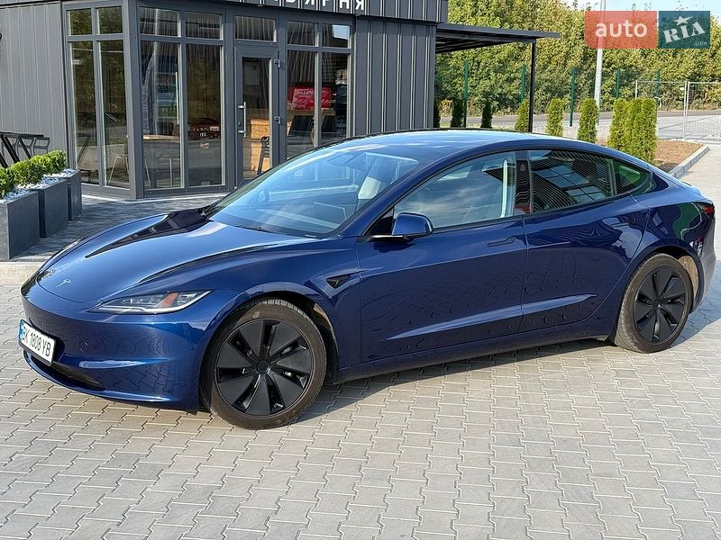 Tesla Model 3 2024