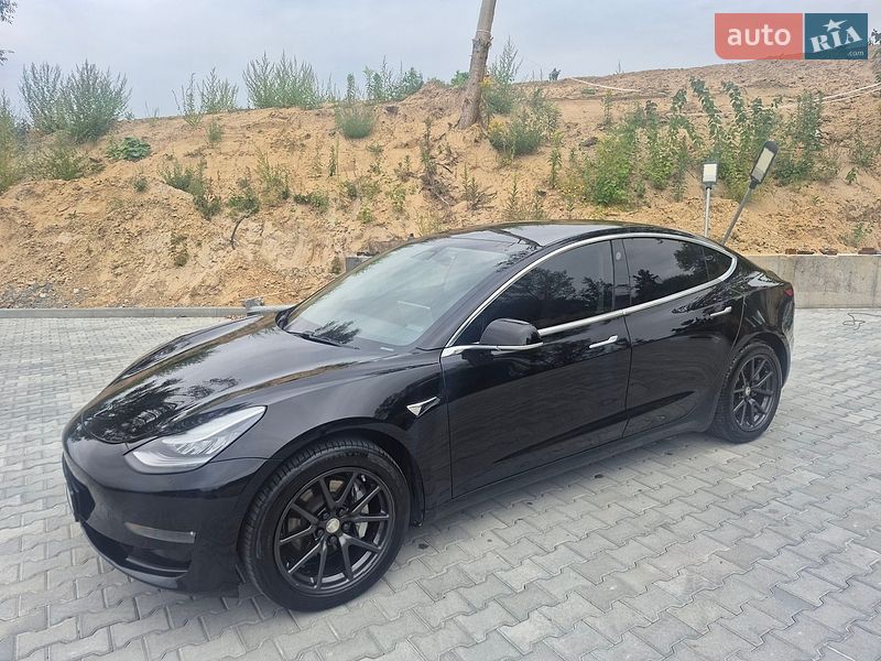 Tesla Model 3 2019