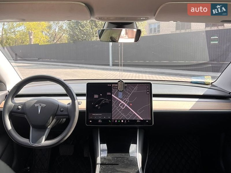 Седан Tesla Model 3 2019 в Днепре