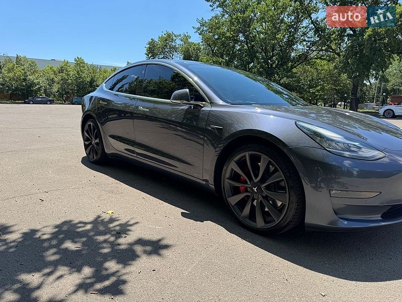 Седан Tesla Model 3 2020 в Миколаєві