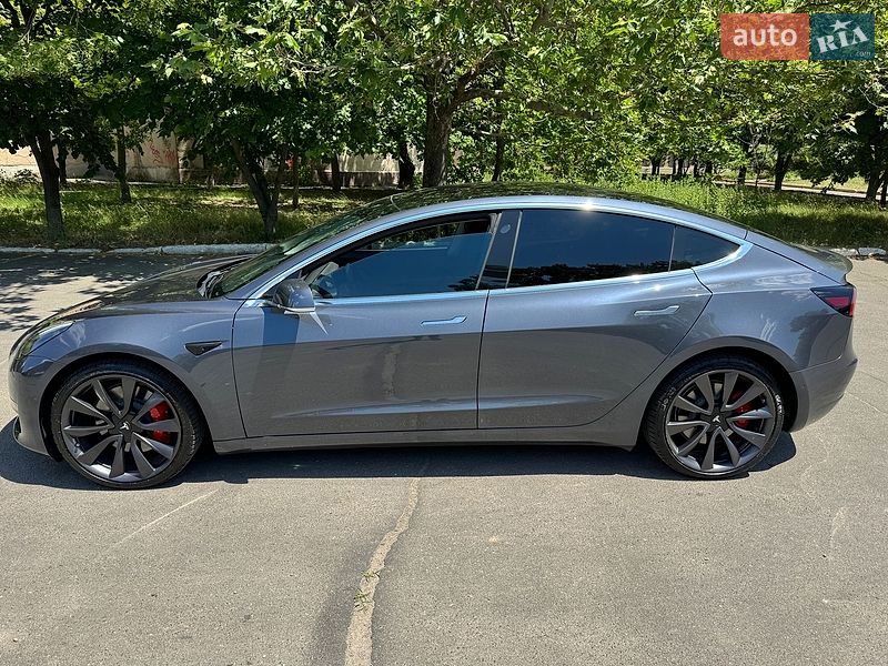 Седан Tesla Model 3 2020 в Николаеве