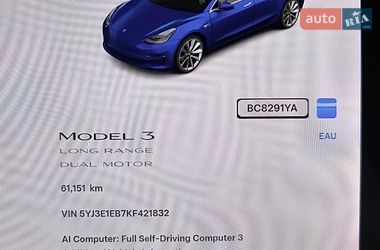Седан Tesla Model 3 2019 в Львові