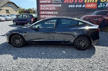 Седан Tesla Model 3 2025 в Стрию