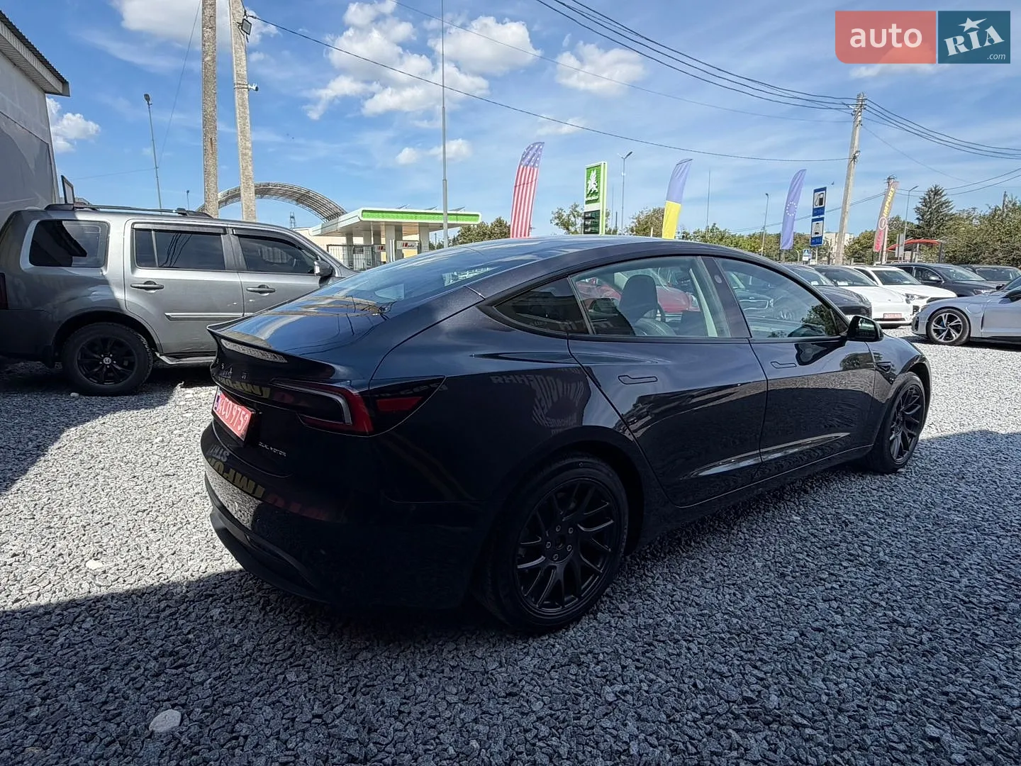 2025 Tesla Model 3 - мініатюра 7