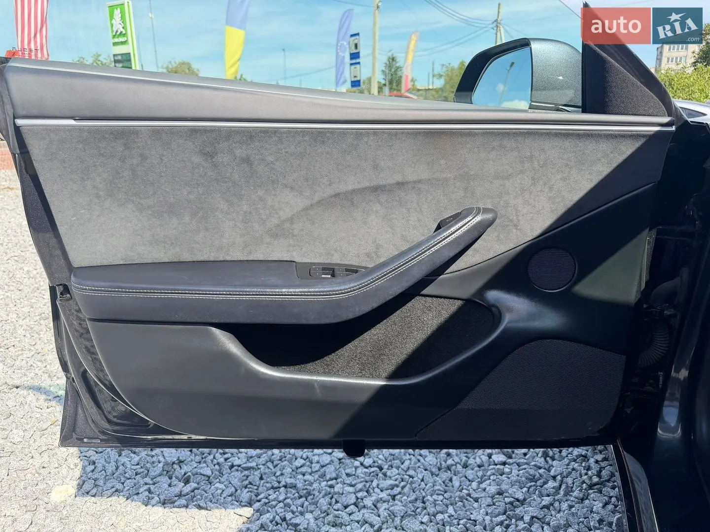 2025 Tesla Model 3 - мініатюра 16