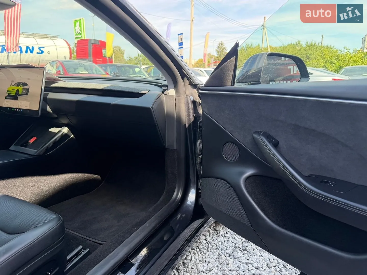 2025 Tesla Model 3 - мініатюра 23
