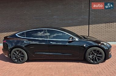 Седан Tesla Model 3 2019 в Луцке