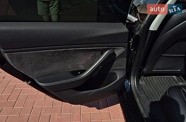 Седан Tesla Model 3 2019 в Луцке