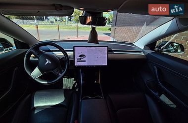 Седан Tesla Model 3 2019 в Луцке