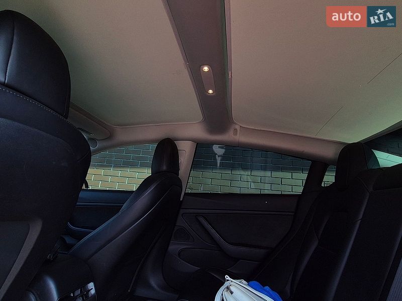 Седан Tesla Model 3 2019 в Луцке