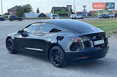 Седан Tesla Model 3 2023 в Львове