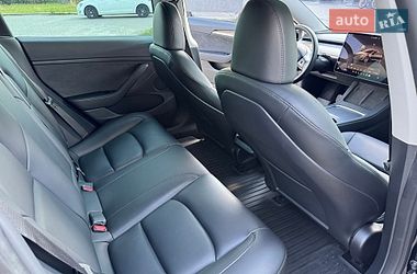 Седан Tesla Model 3 2023 в Львове