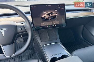 Седан Tesla Model 3 2023 в Львове
