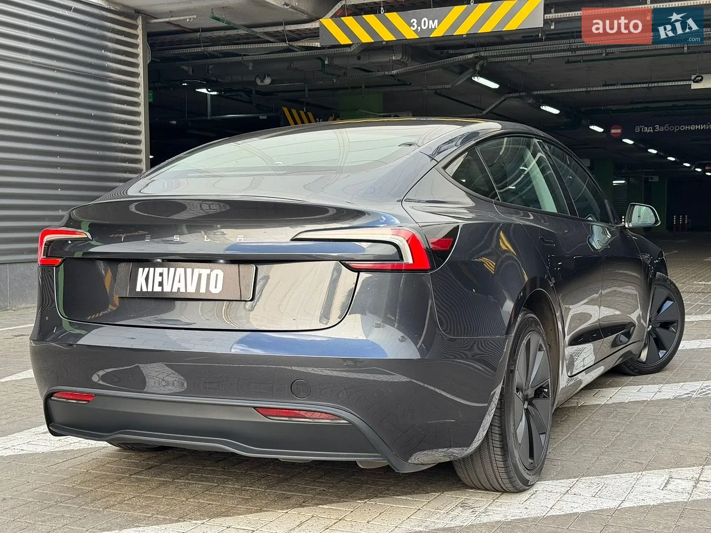 2025 Tesla Model 3 - мініатюра 9