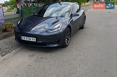 Седан Tesla Model 3 2022 в Киеве