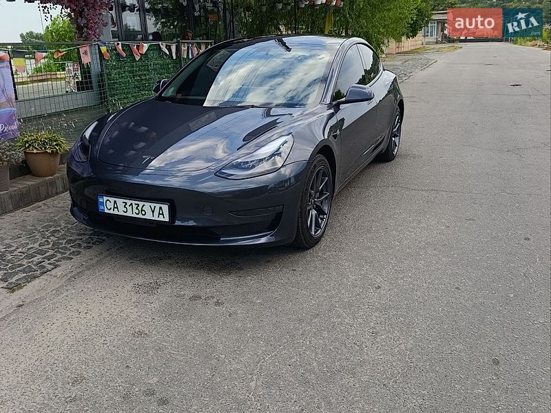 Tesla Model 3 2022