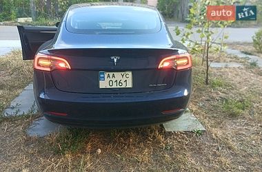Седан Tesla Model 3 2021 в Києві