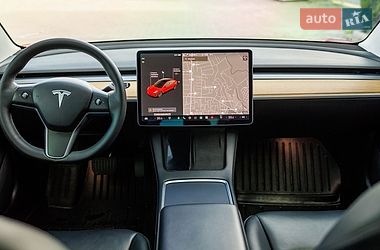 Седан Tesla Model 3 2021 в Заліщиках