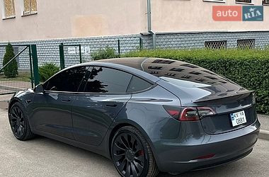 Седан Tesla Model 3 2023 в Харкові
