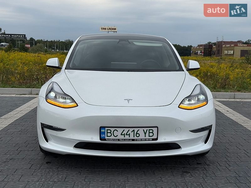 Tesla Model 3 2021