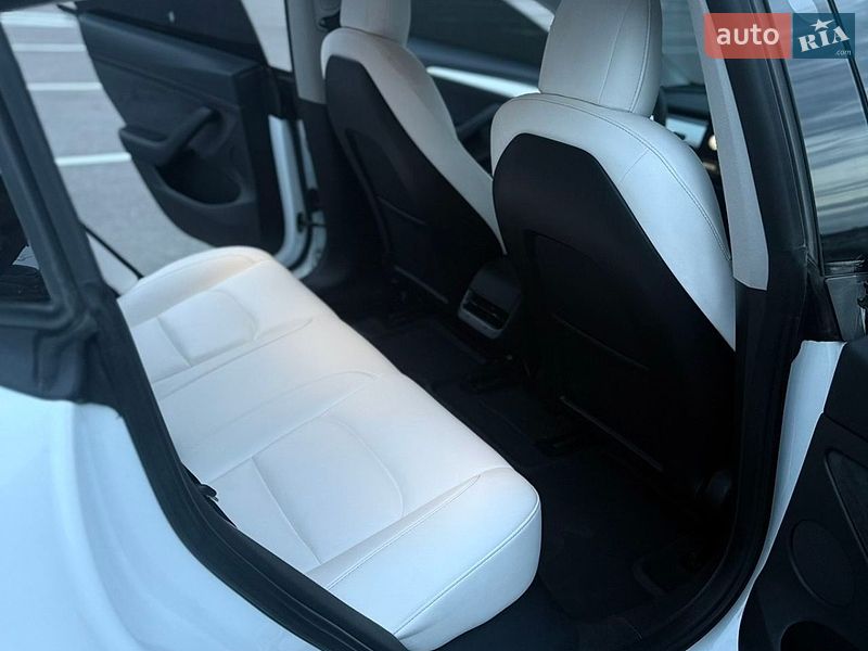 Седан Tesla Model 3 2022 в Белой Церкви