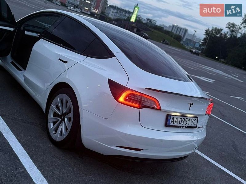 Седан Tesla Model 3 2022 в Белой Церкви