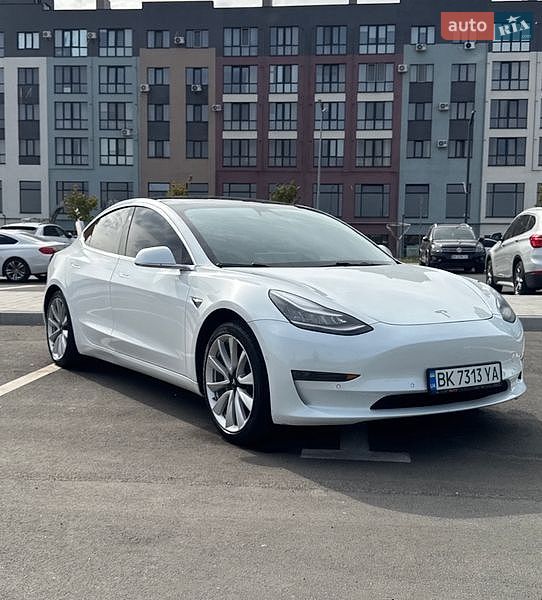 Tesla Model 3 2020